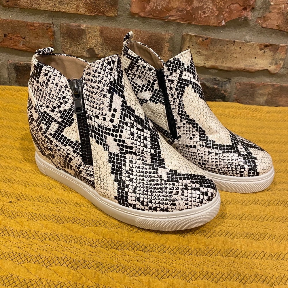 Snake skin print wedge sneaker
